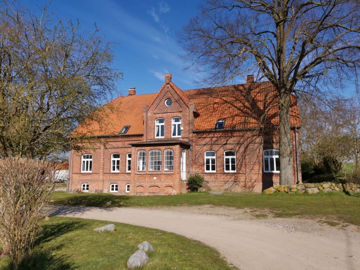 Gutshaus Thorstorf Fewo Wismar Exterior foto